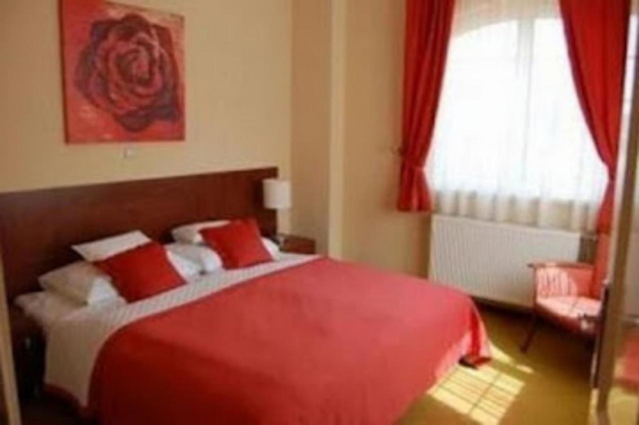 Staff Guest House Nyíregyháza 외부 사진