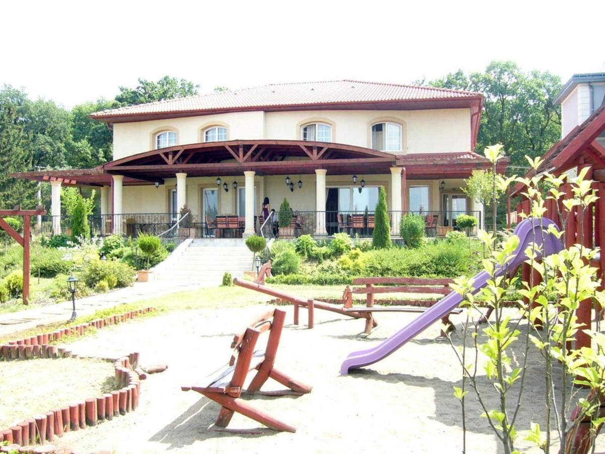 Staff Guest House Nyíregyháza 외부 사진