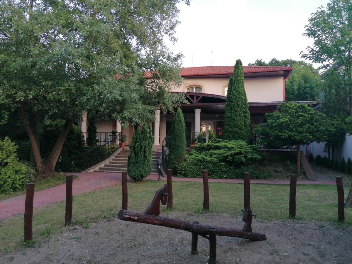 Staff Guest House Nyíregyháza 외부 사진